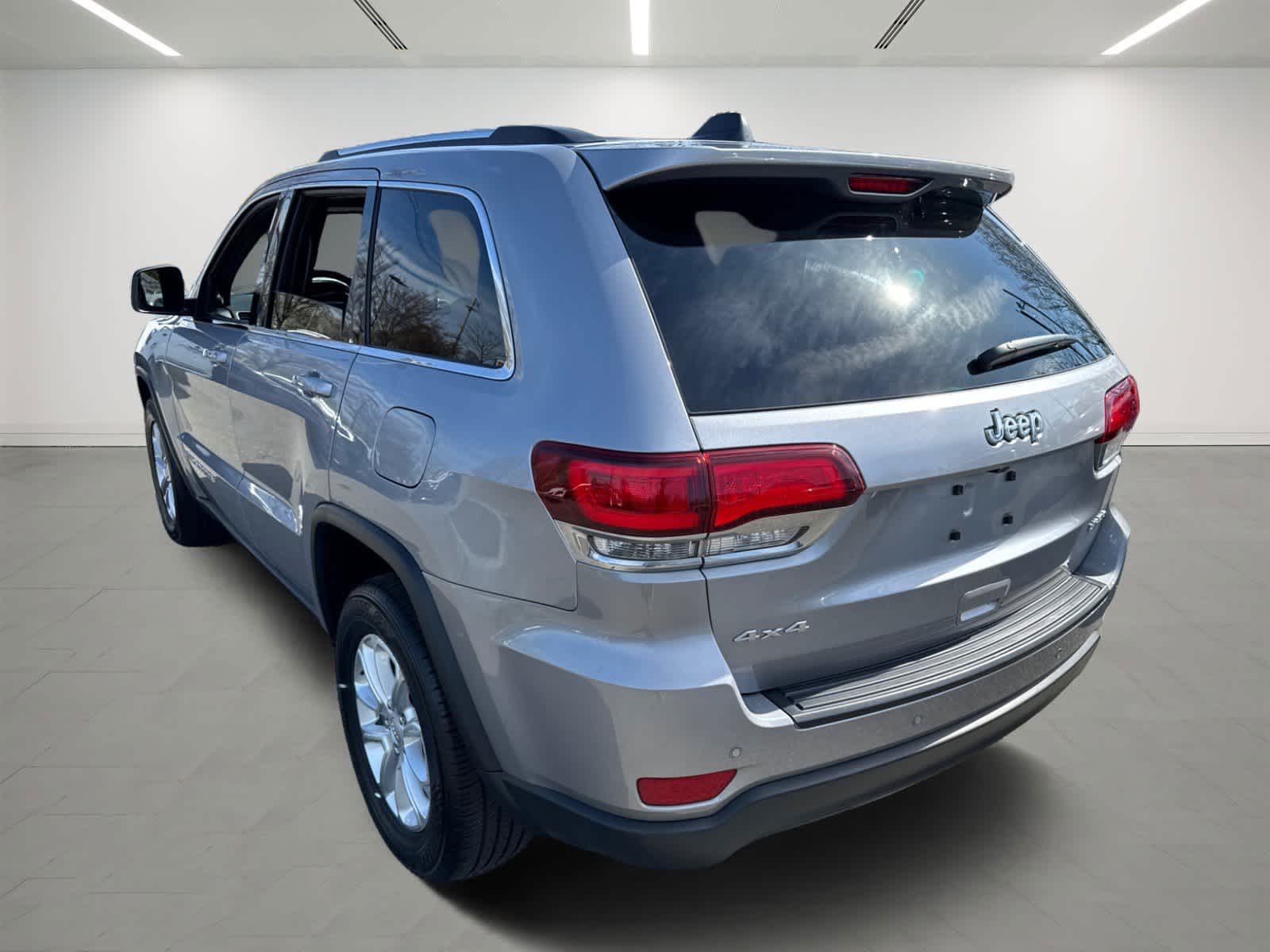 used 2021 Jeep Grand Cherokee car, priced at $20,999