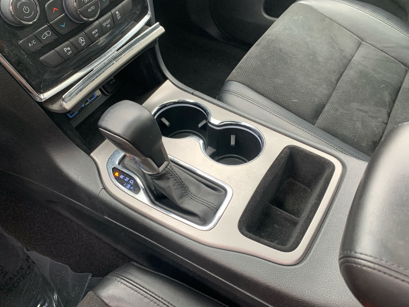 used 2022 Jeep Grand Cherokee WK car, priced at $29,975