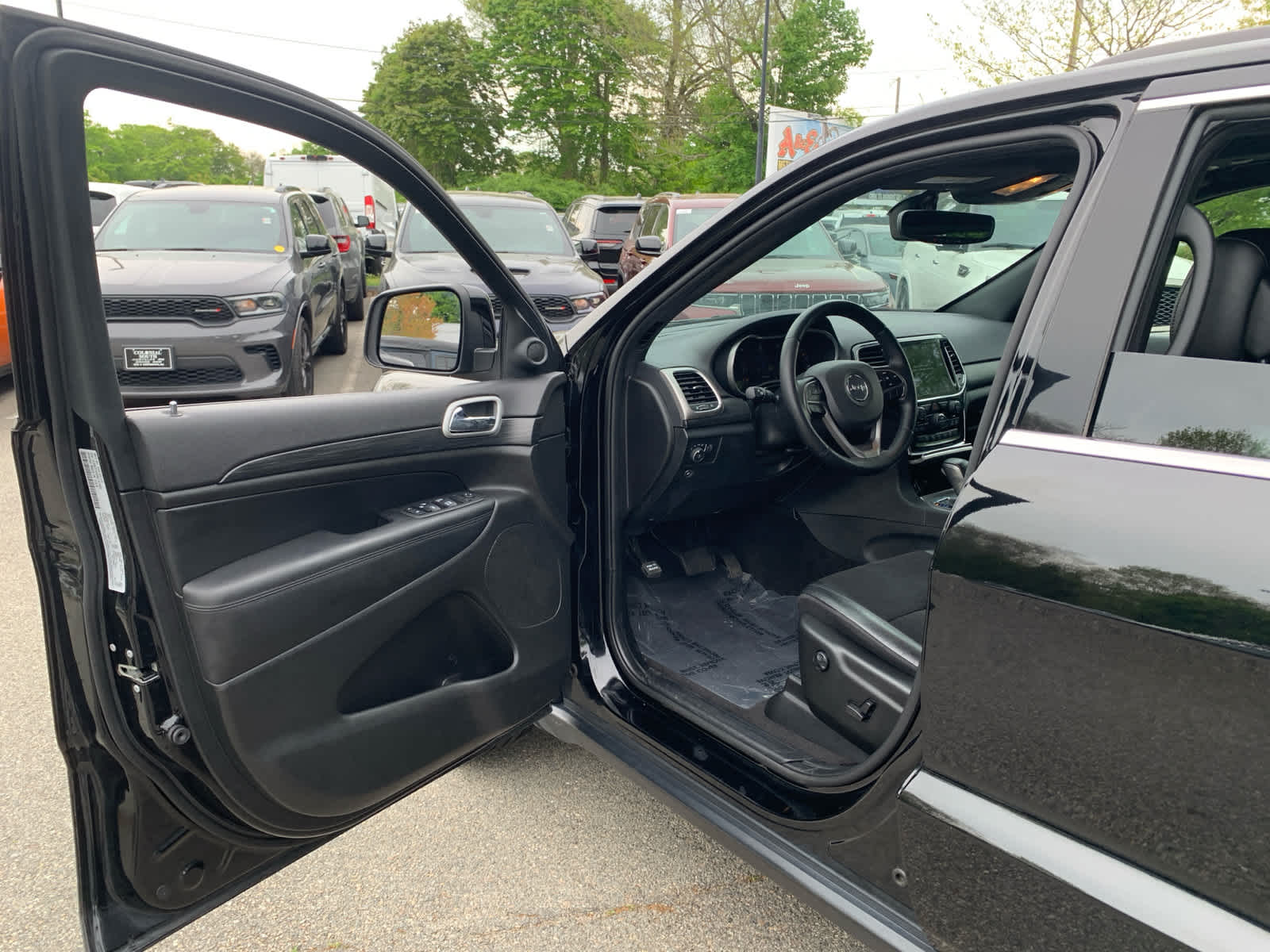 used 2022 Jeep Grand Cherokee WK car, priced at $29,975