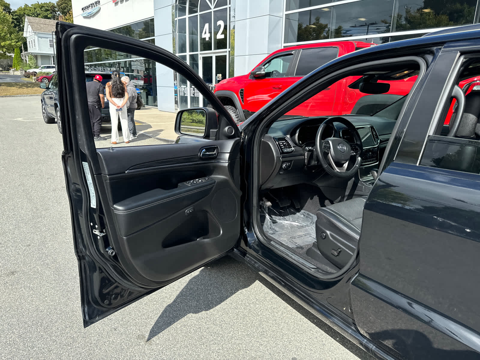 used 2021 Jeep Grand Cherokee car, priced at $30,800