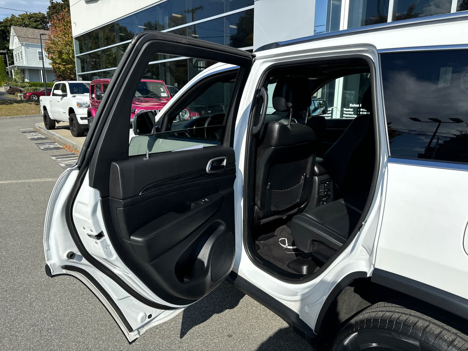 used 2022 Jeep Grand Cherokee WK car, priced at $27,400