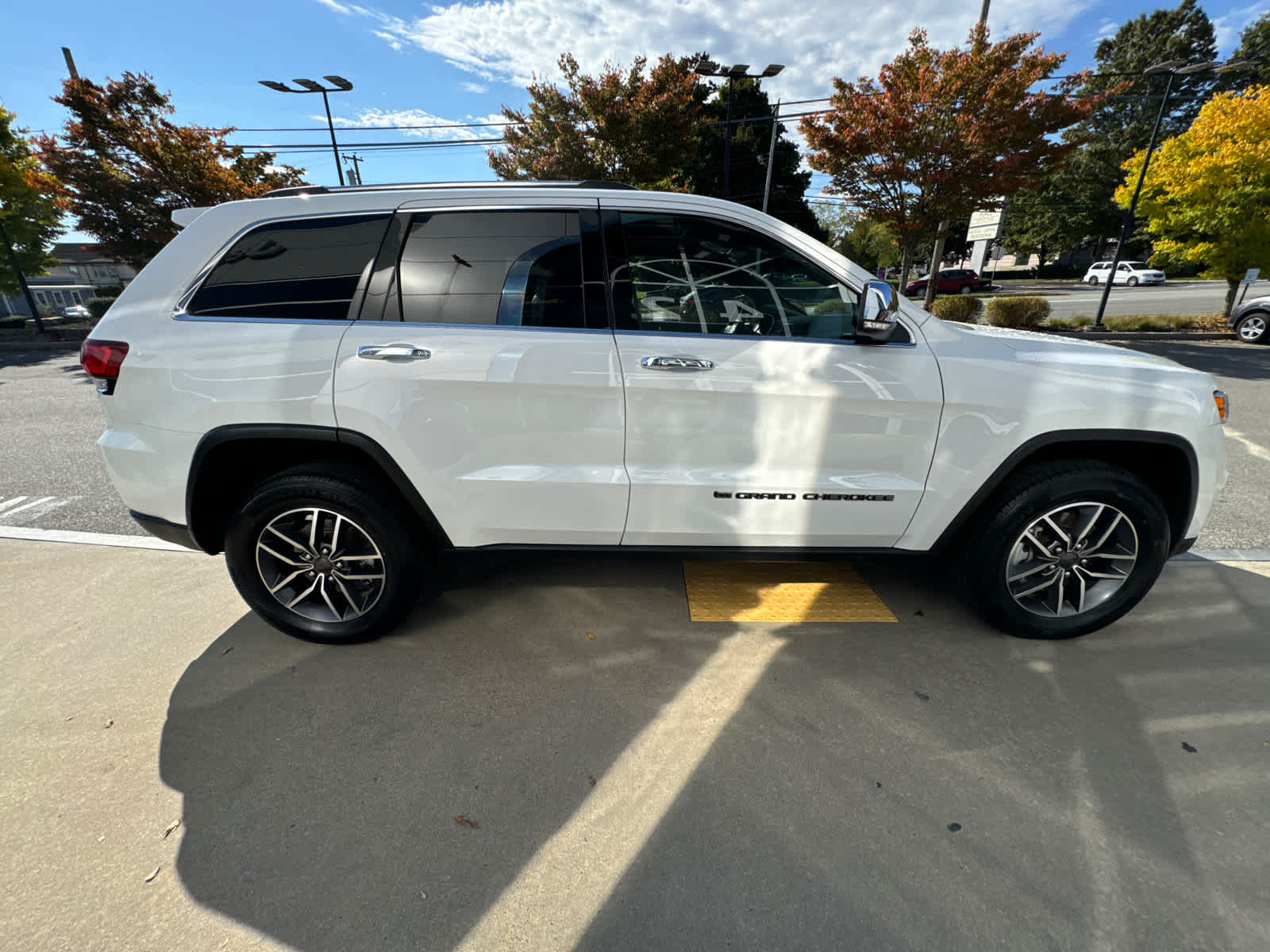 used 2022 Jeep Grand Cherokee WK car, priced at $27,400