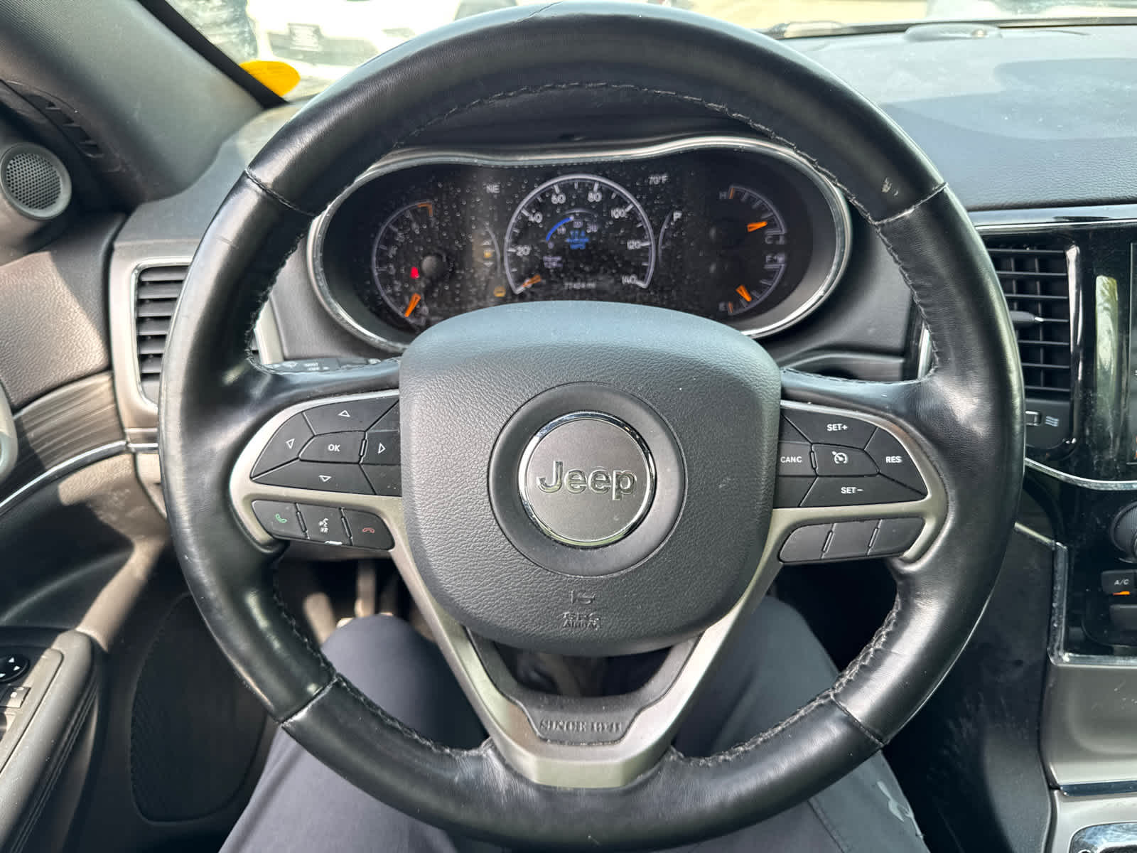 used 2021 Jeep Grand Cherokee car, priced at $21,900