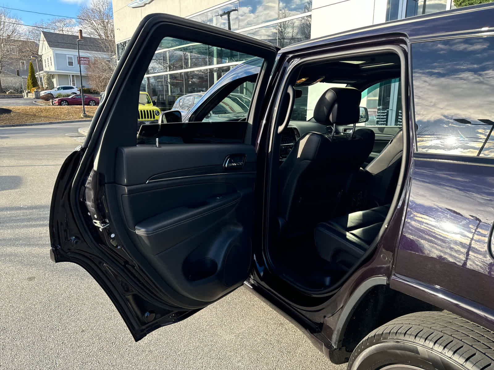 used 2021 Jeep Grand Cherokee car, priced at $29,900