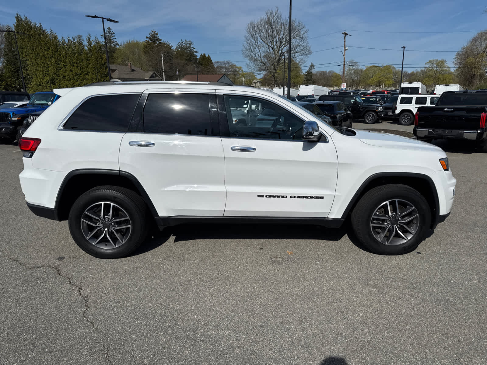 used 2022 Jeep Grand Cherokee WK car, priced at $27,400