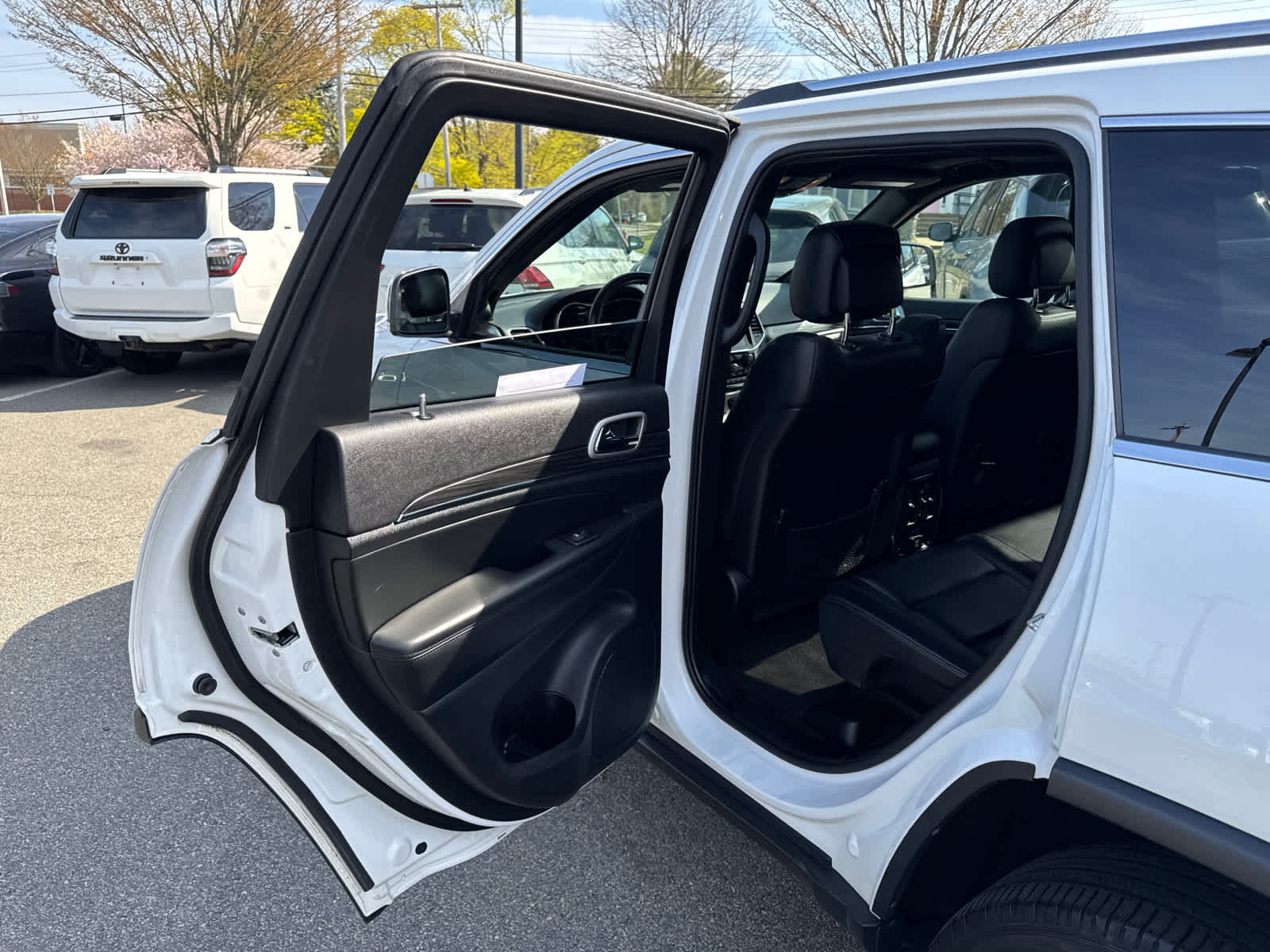 used 2022 Jeep Grand Cherokee WK car, priced at $27,400