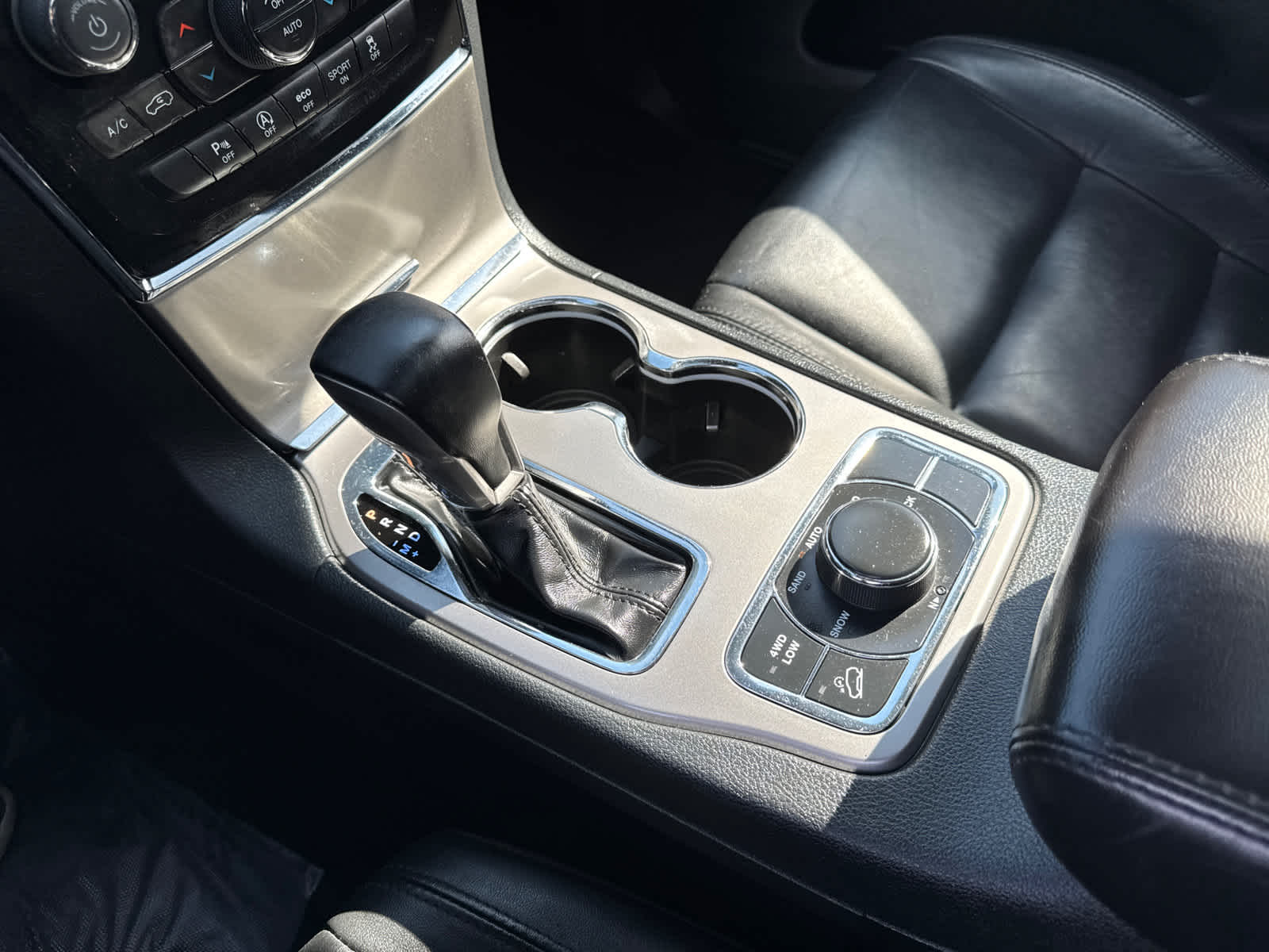 used 2022 Jeep Grand Cherokee WK car, priced at $27,400