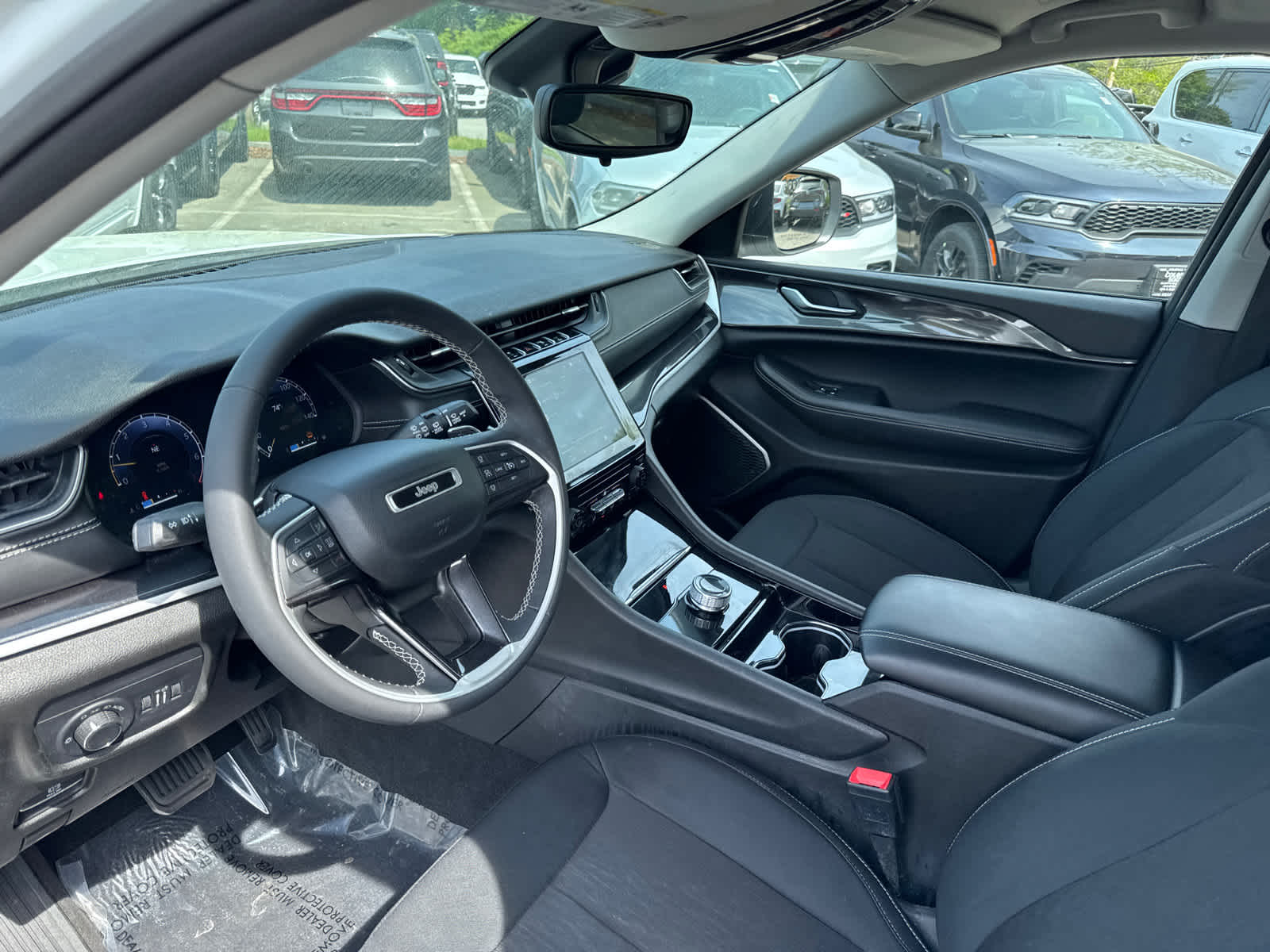 used 2022 Jeep Grand Cherokee car, priced at $31,505