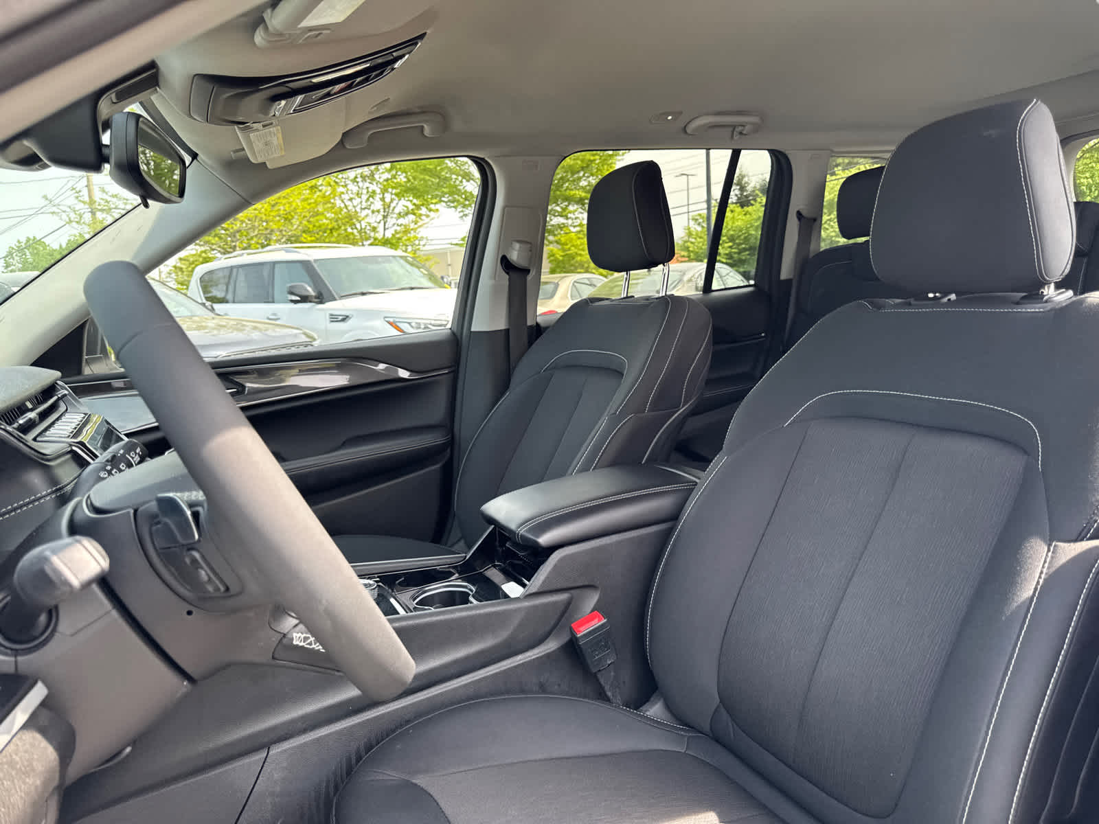used 2022 Jeep Grand Cherokee car, priced at $31,505