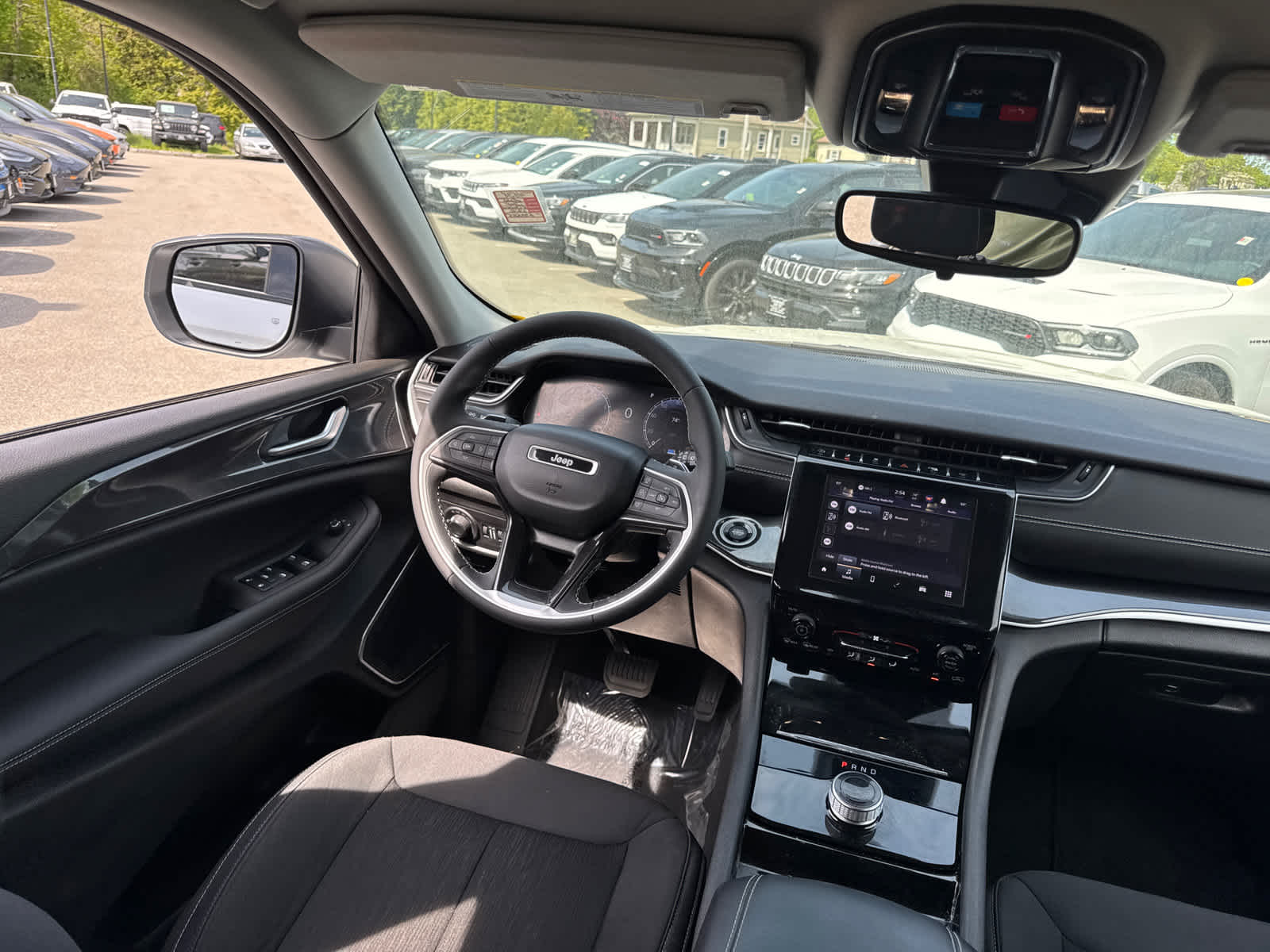 used 2022 Jeep Grand Cherokee car, priced at $31,505