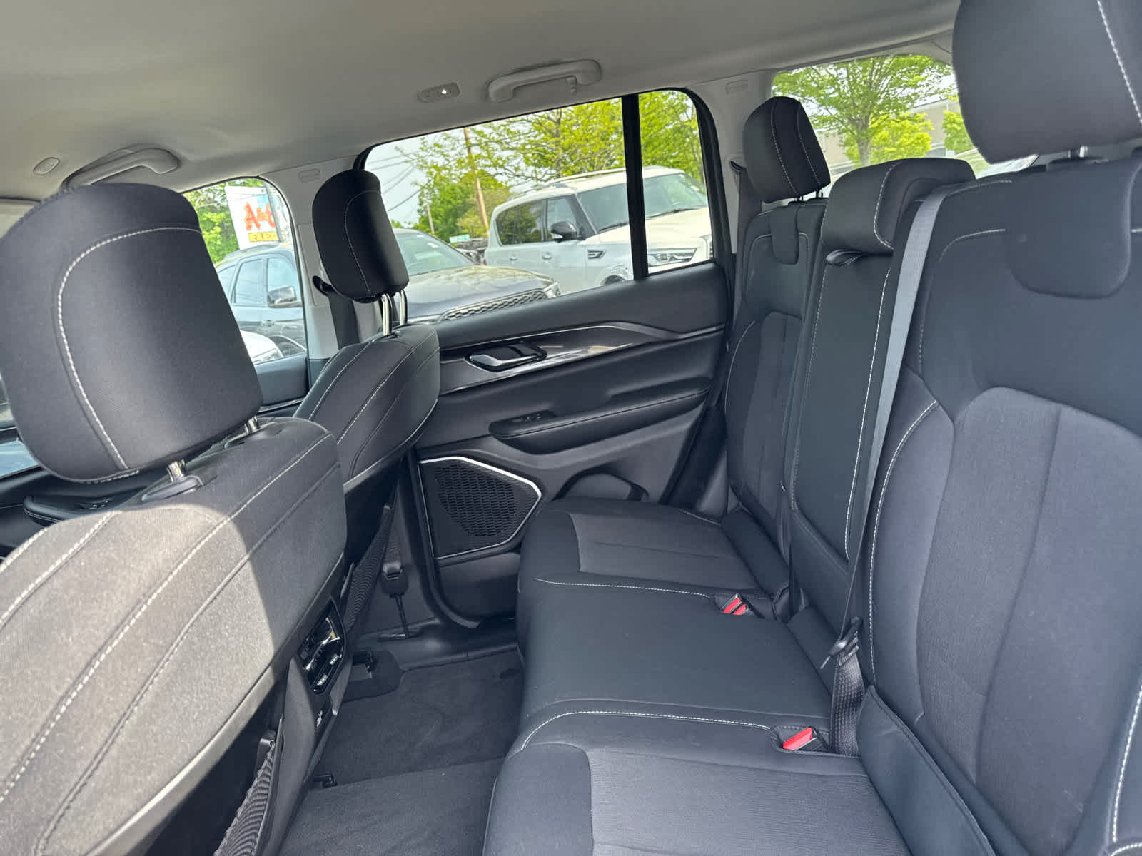 used 2022 Jeep Grand Cherokee car, priced at $31,505