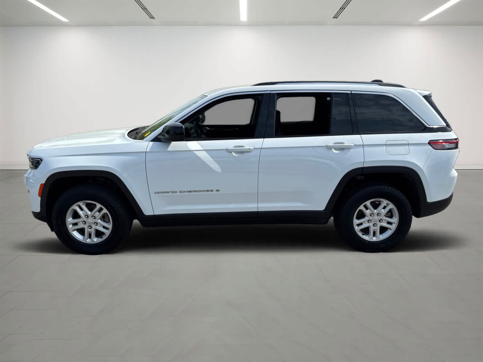 used 2022 Jeep Grand Cherokee car, priced at $31,505