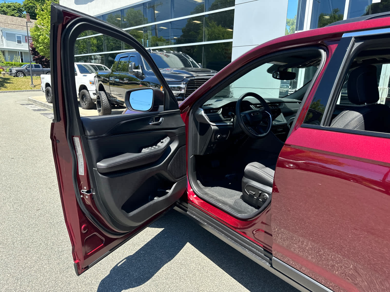 new 2024 Jeep Grand Cherokee car, priced at $36,119