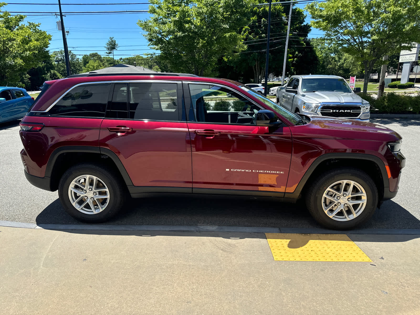 new 2024 Jeep Grand Cherokee car, priced at $36,119