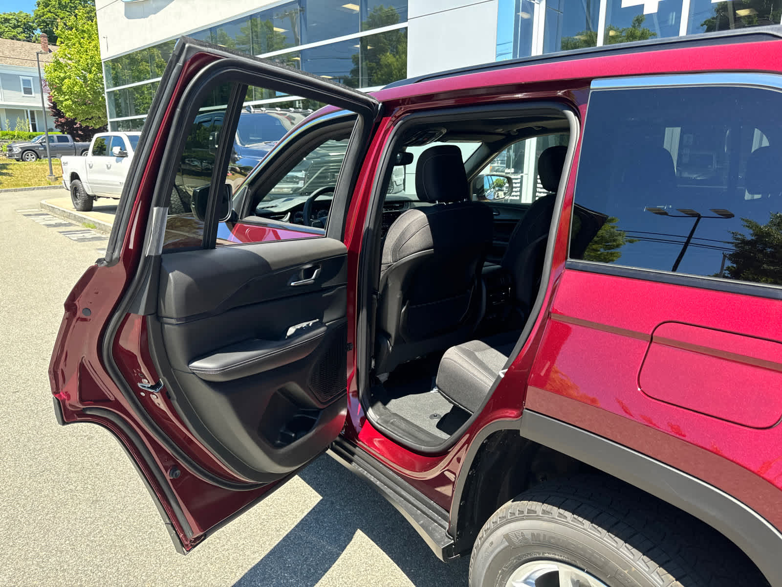 new 2024 Jeep Grand Cherokee car, priced at $36,119