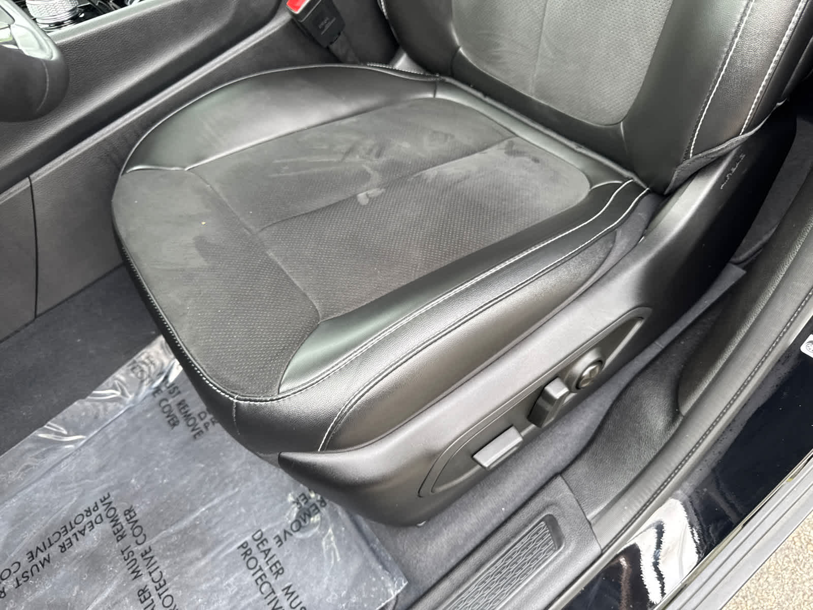 used 2023 Jeep Grand Cherokee car, priced at $36,100