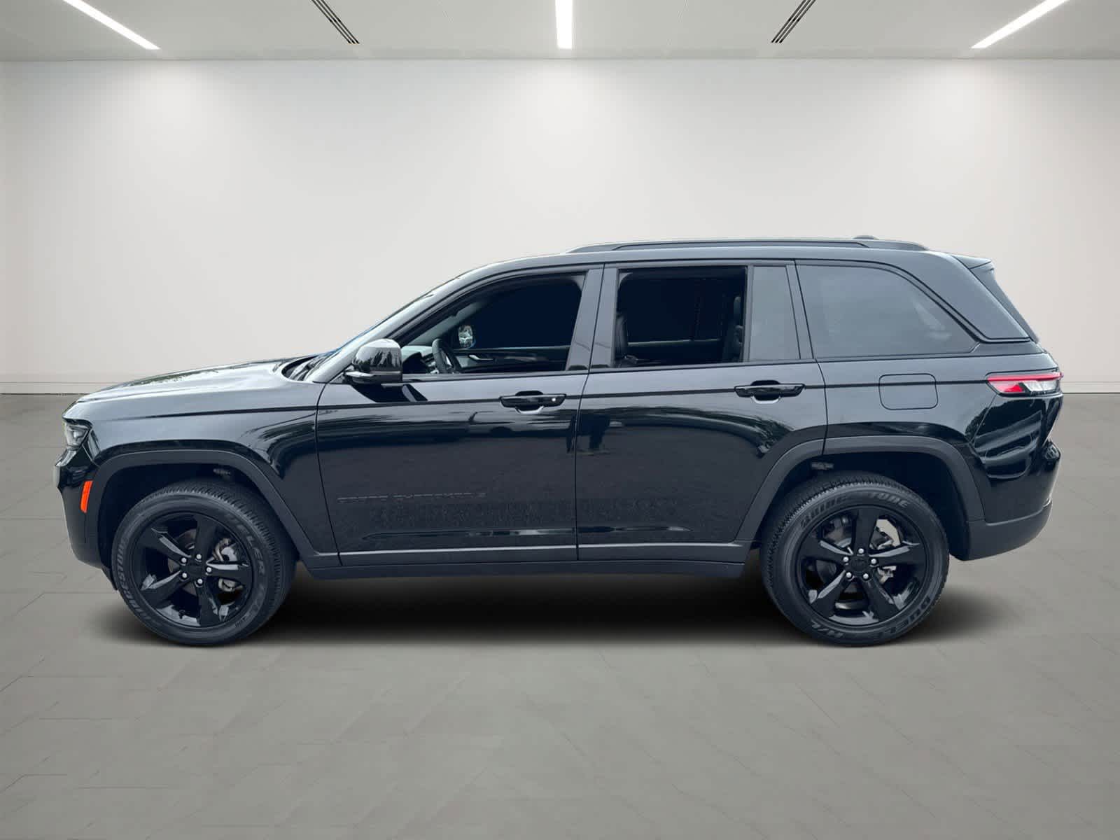 used 2023 Jeep Grand Cherokee car, priced at $36,100