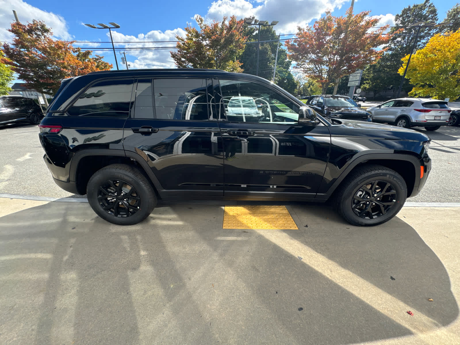 new 2024 Jeep Grand Cherokee car, priced at $39,557