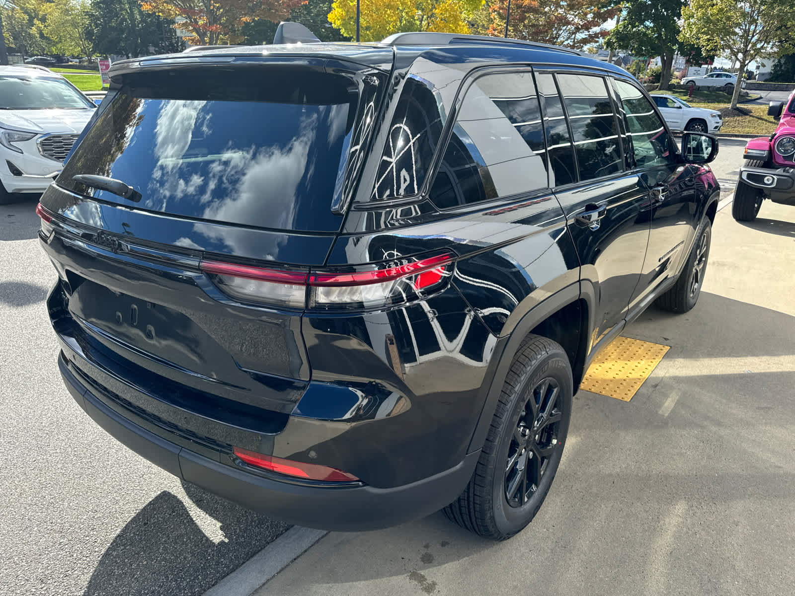 new 2024 Jeep Grand Cherokee car, priced at $39,557