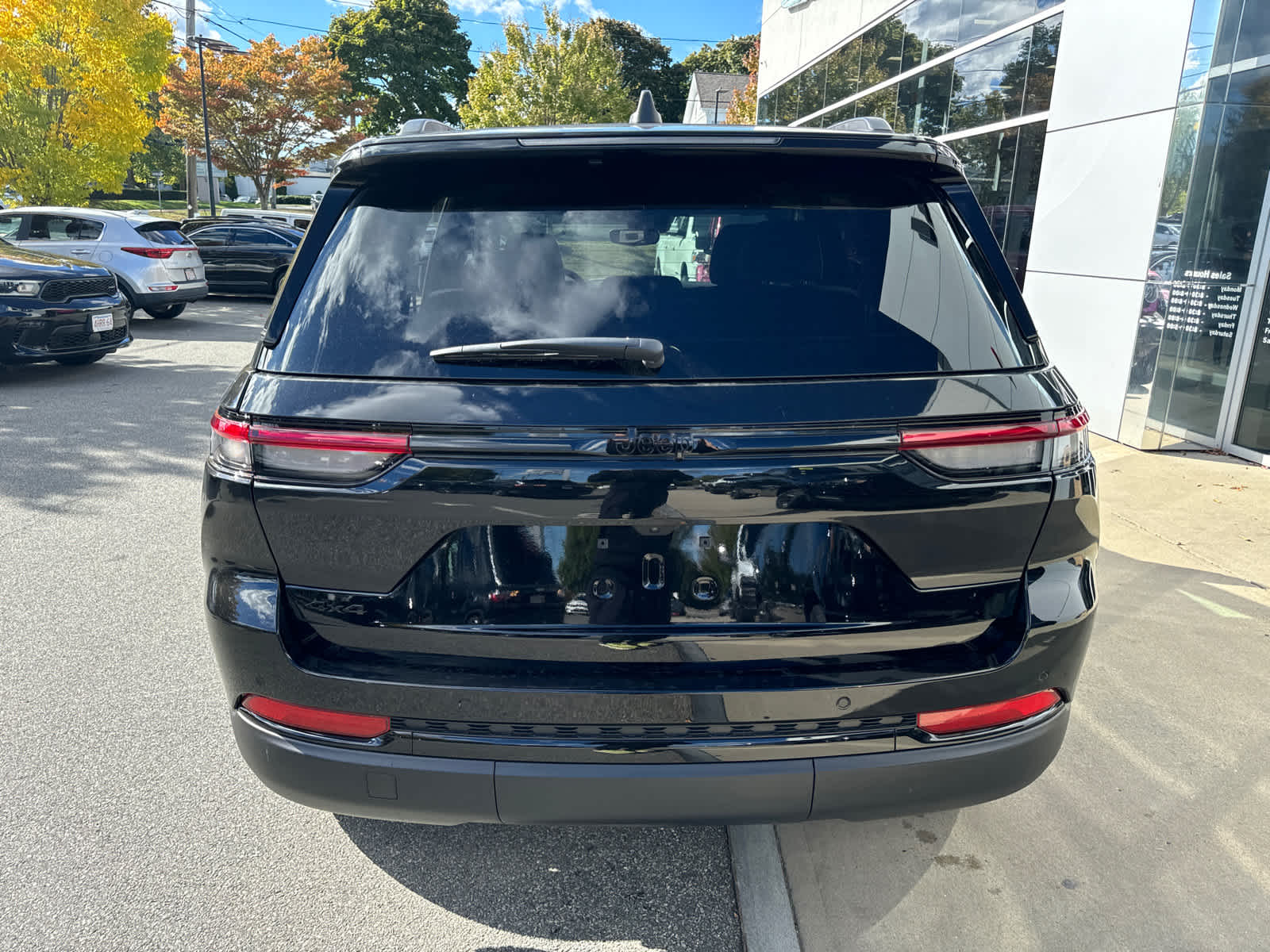 new 2024 Jeep Grand Cherokee car, priced at $39,557