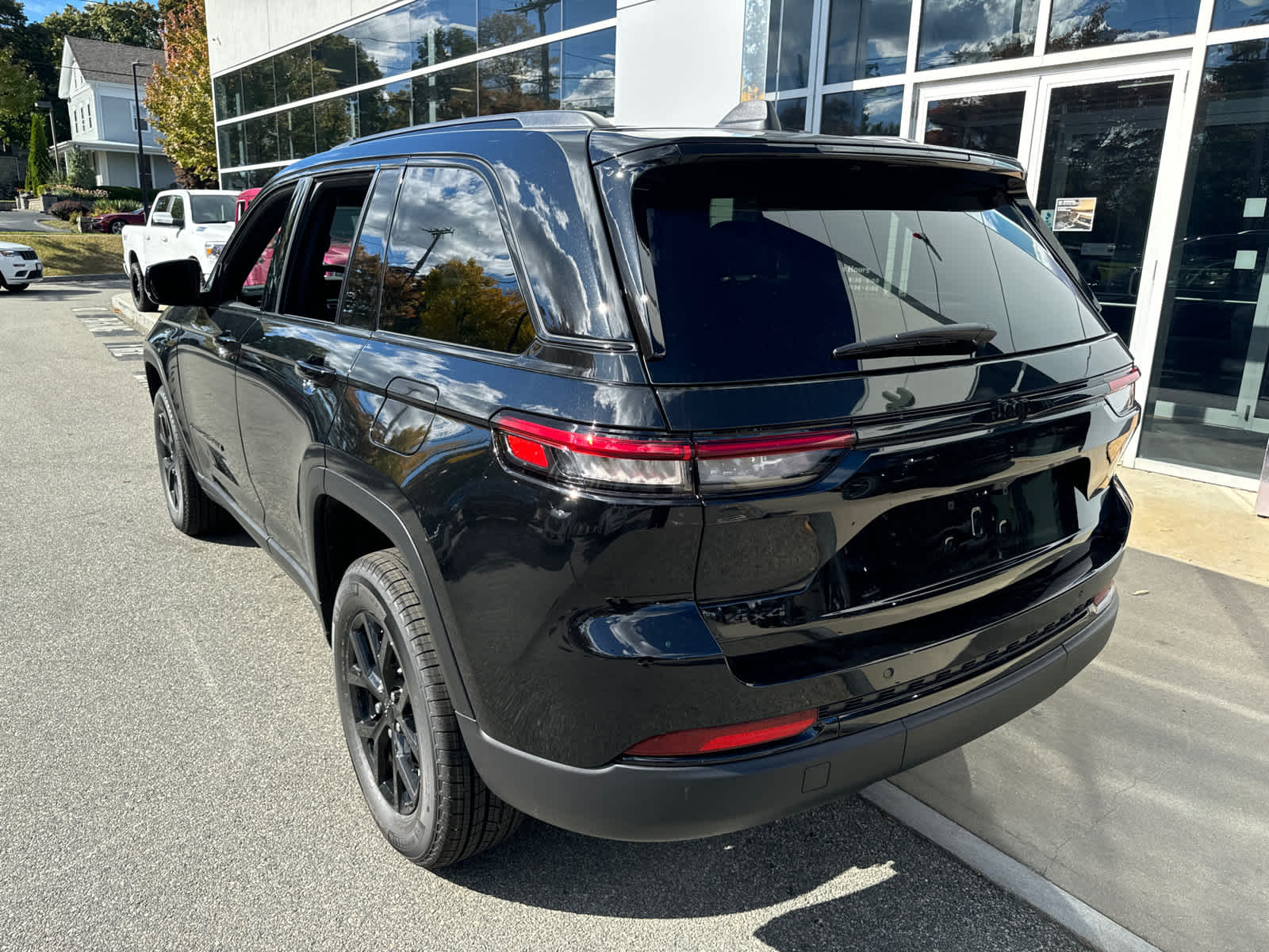 new 2024 Jeep Grand Cherokee car, priced at $39,557