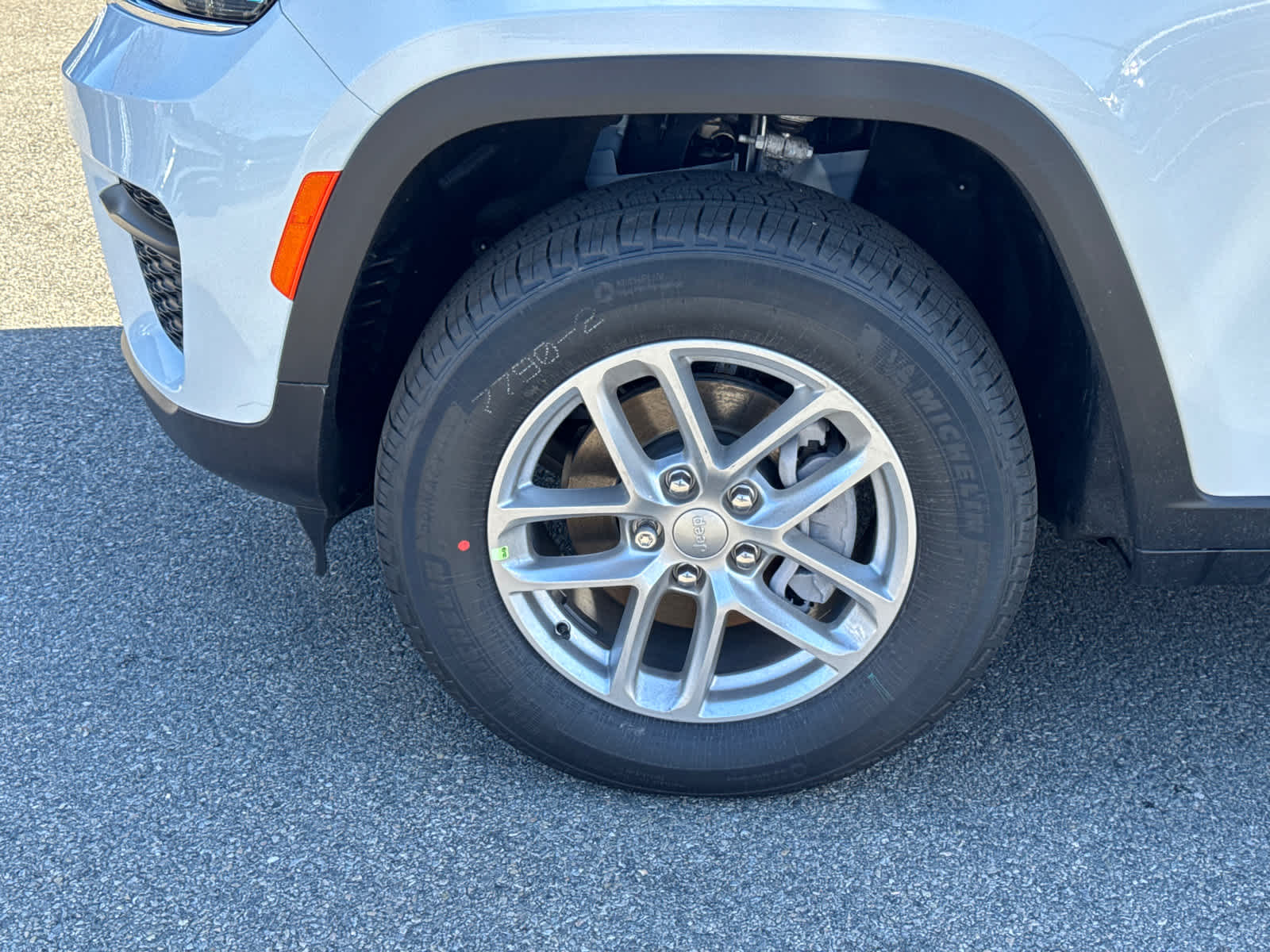 new 2025 Jeep Grand Cherokee car, priced at $38,775