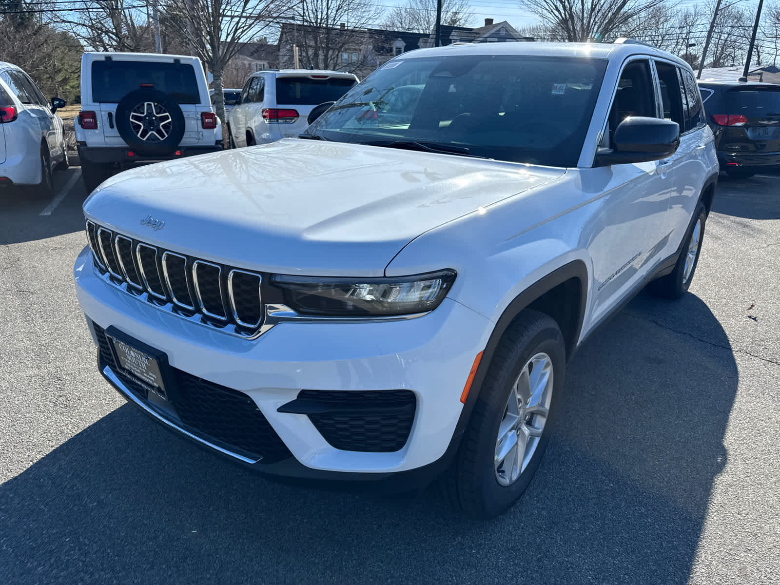 new 2025 Jeep Grand Cherokee car, priced at $38,775