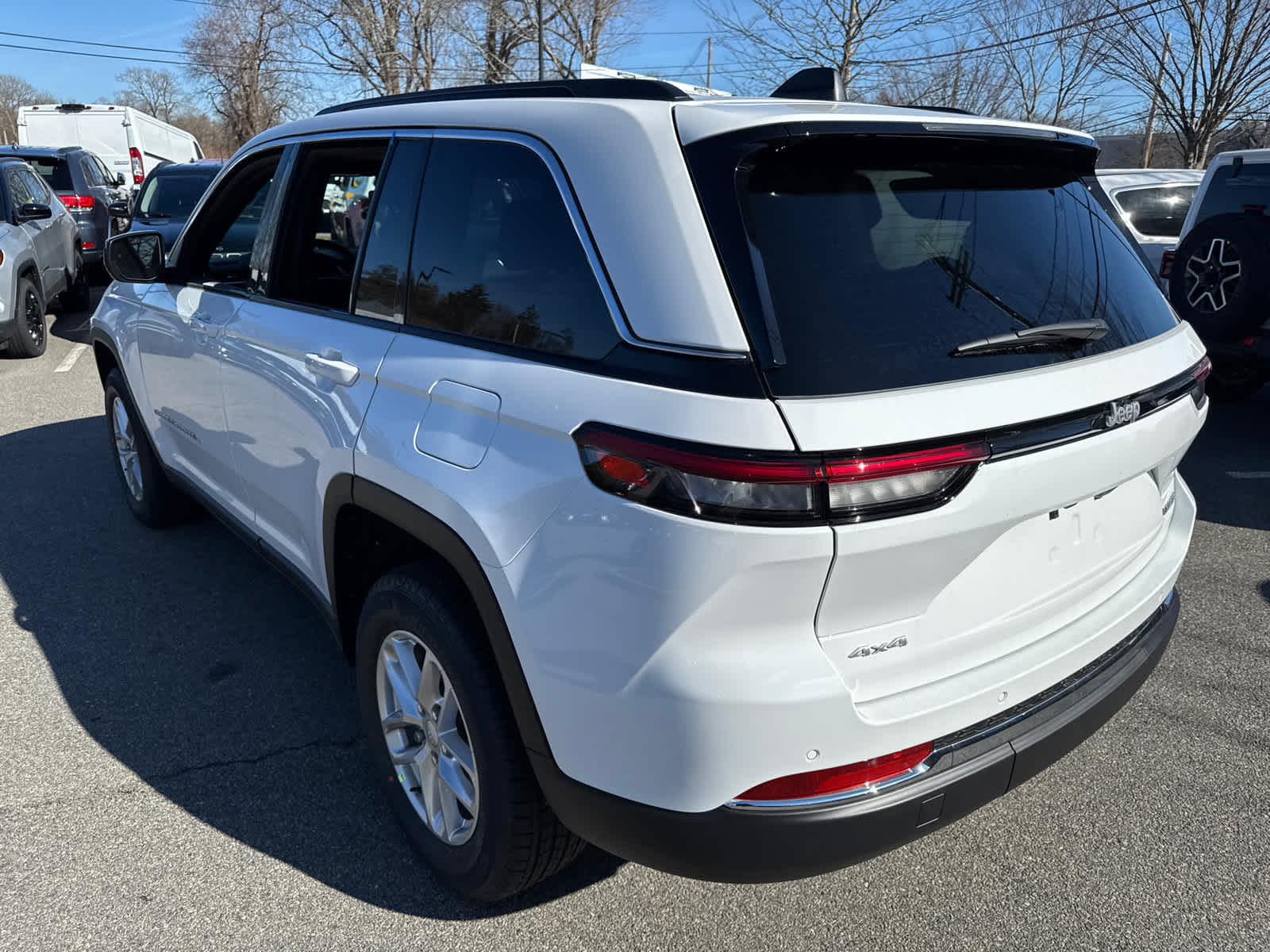 new 2025 Jeep Grand Cherokee car, priced at $38,775