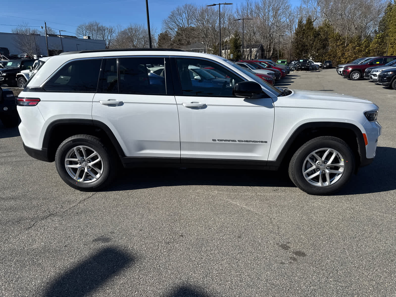 new 2025 Jeep Grand Cherokee car, priced at $38,775