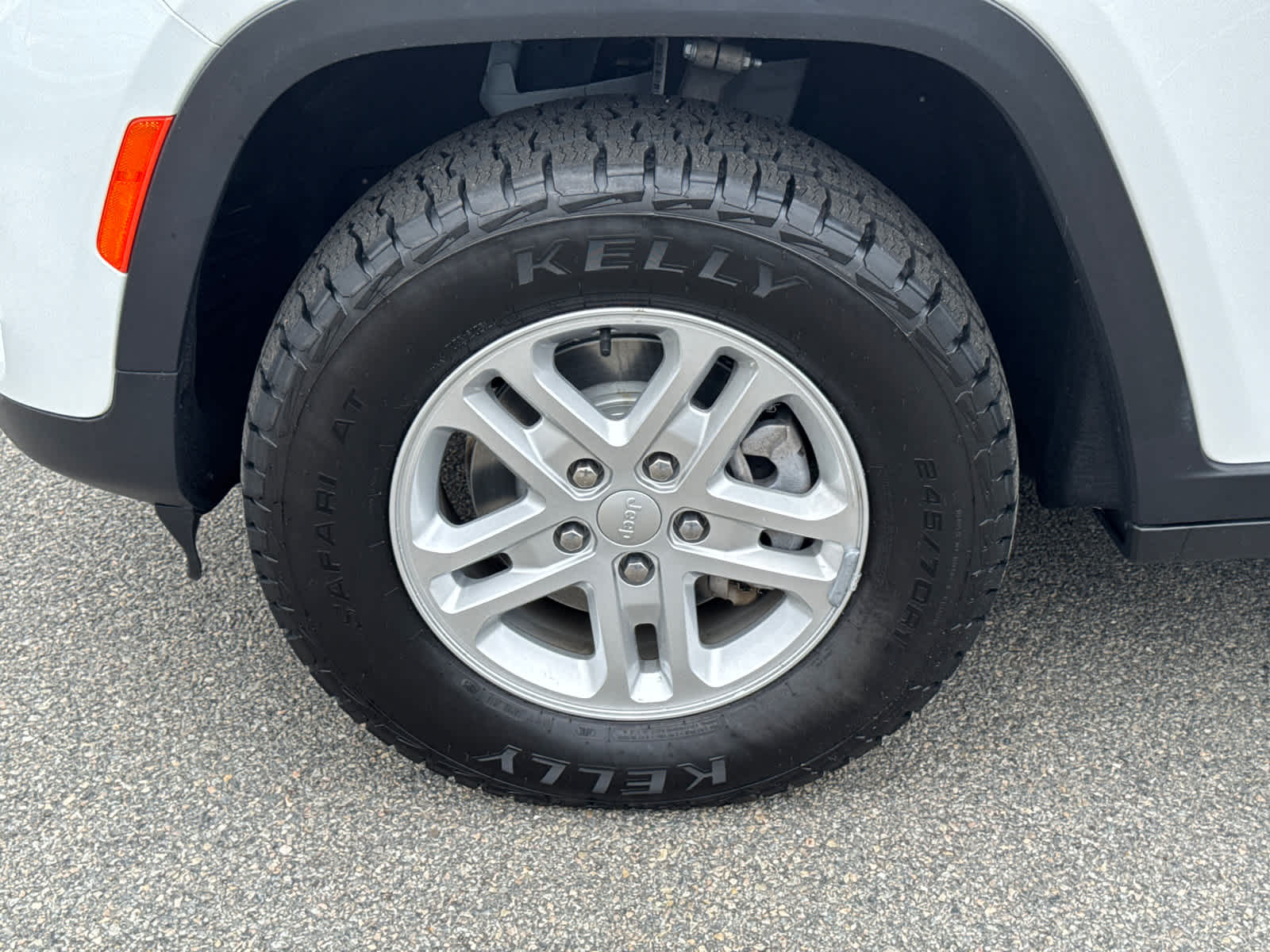 used 2022 Jeep Grand Cherokee car, priced at $28,667