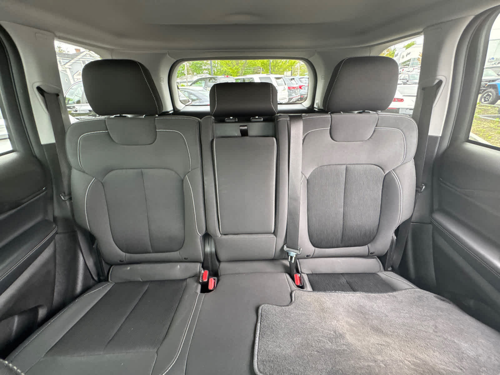 used 2022 Jeep Grand Cherokee car, priced at $28,667