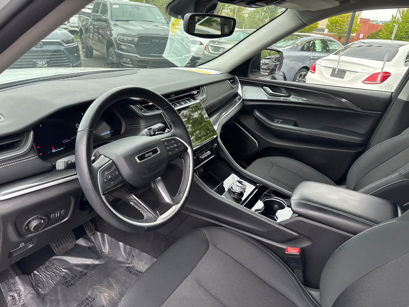 used 2022 Jeep Grand Cherokee car, priced at $28,667