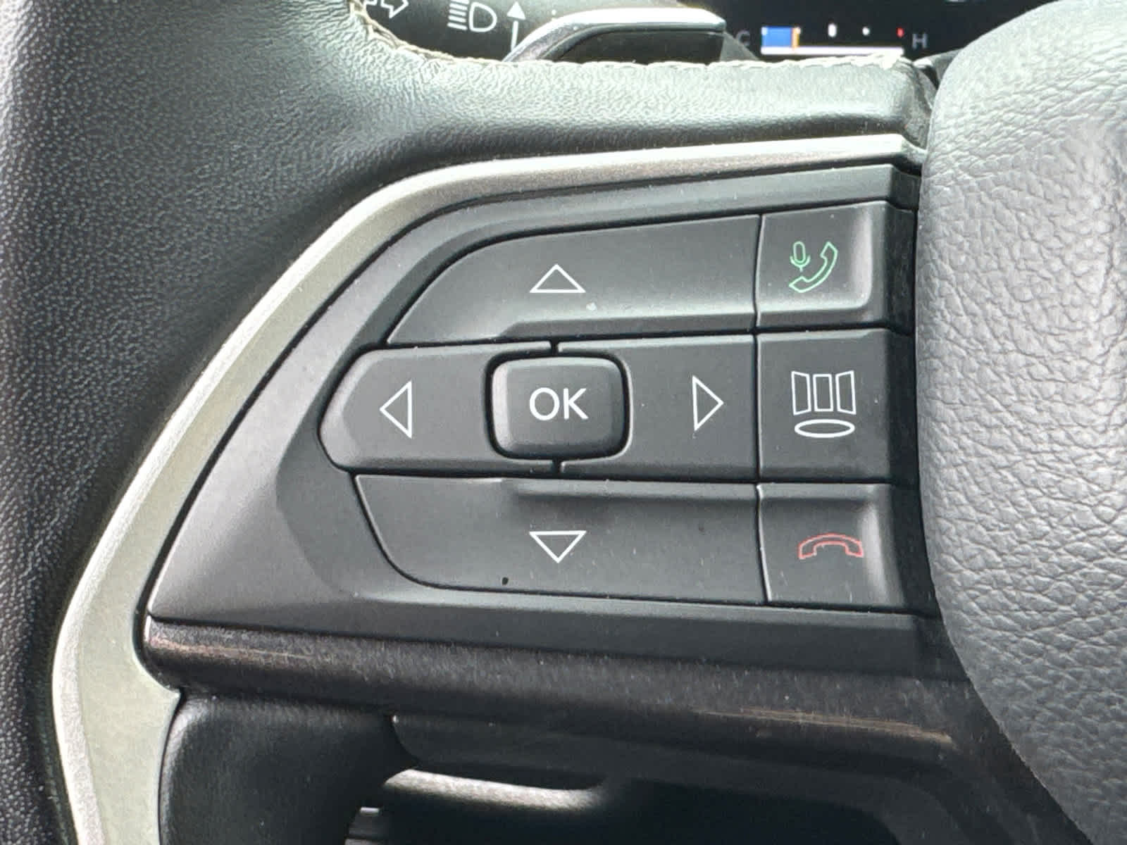 used 2022 Jeep Grand Cherokee car, priced at $28,667