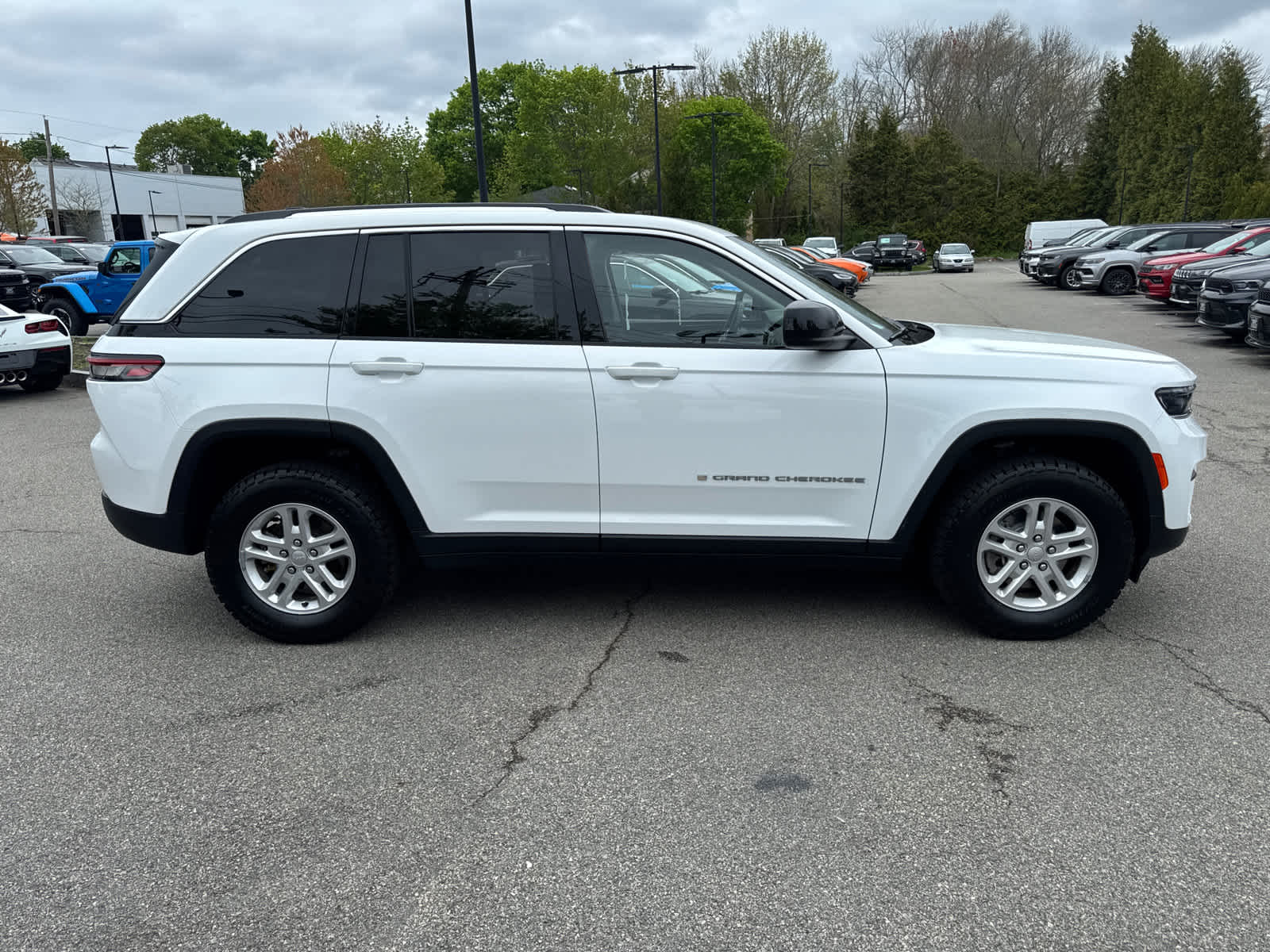 used 2022 Jeep Grand Cherokee car, priced at $28,667