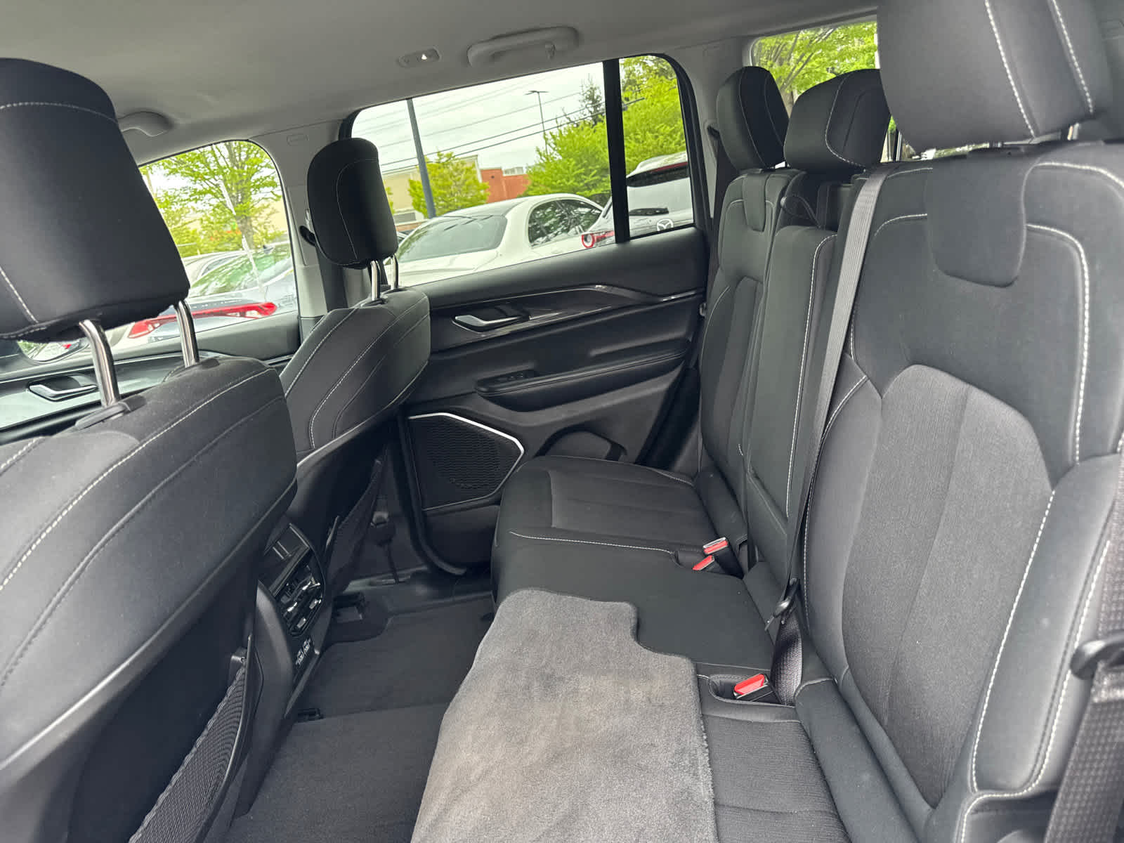 used 2022 Jeep Grand Cherokee car, priced at $28,667