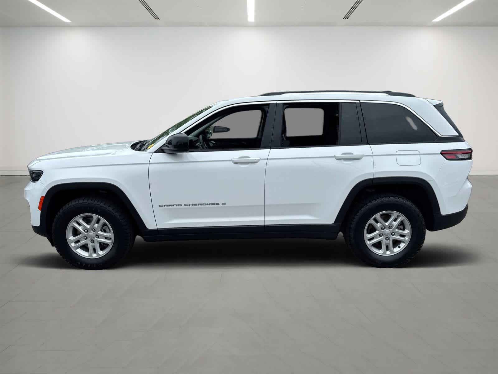 used 2022 Jeep Grand Cherokee car, priced at $28,667