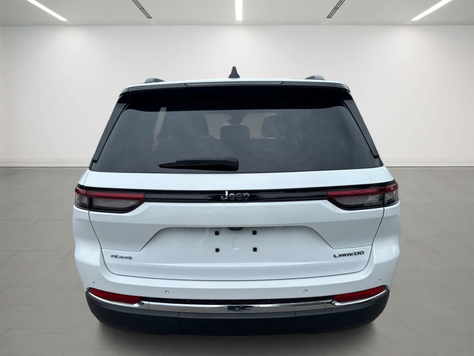 used 2022 Jeep Grand Cherokee car, priced at $28,667