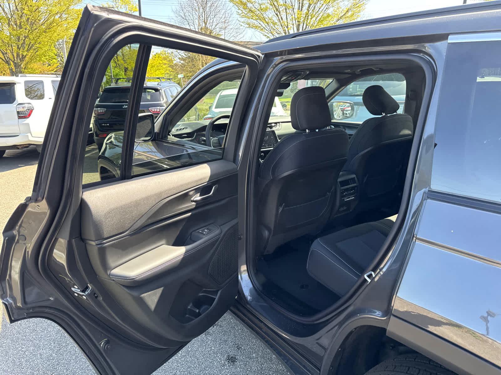 new 2025 Jeep Grand Cherokee car, priced at $36,404