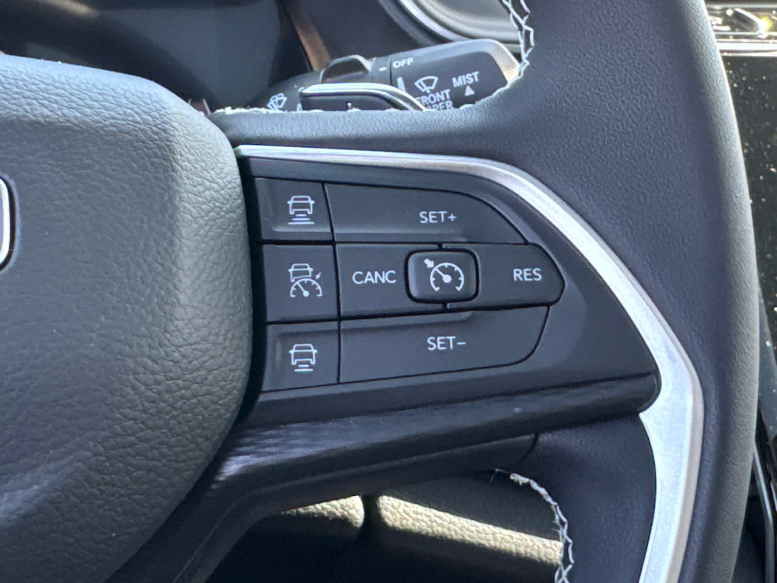 new 2025 Jeep Grand Cherokee car, priced at $36,404