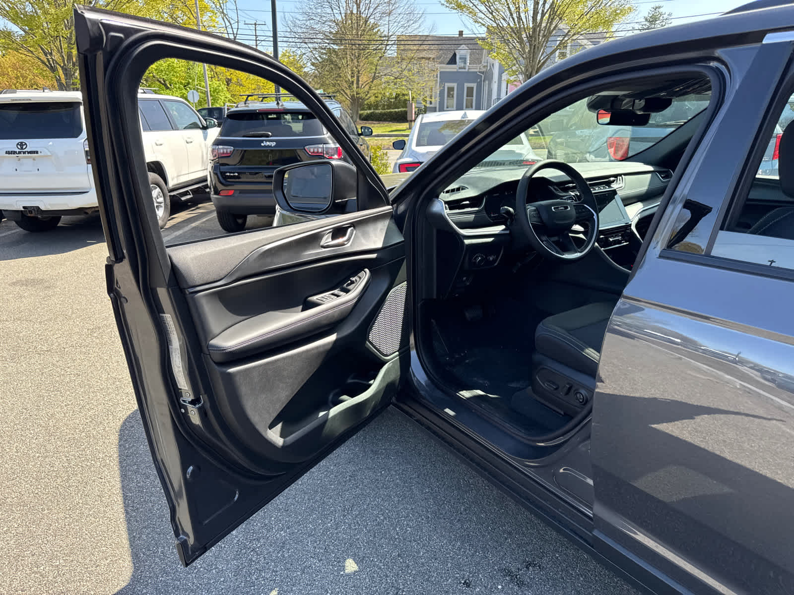 new 2025 Jeep Grand Cherokee car, priced at $36,404