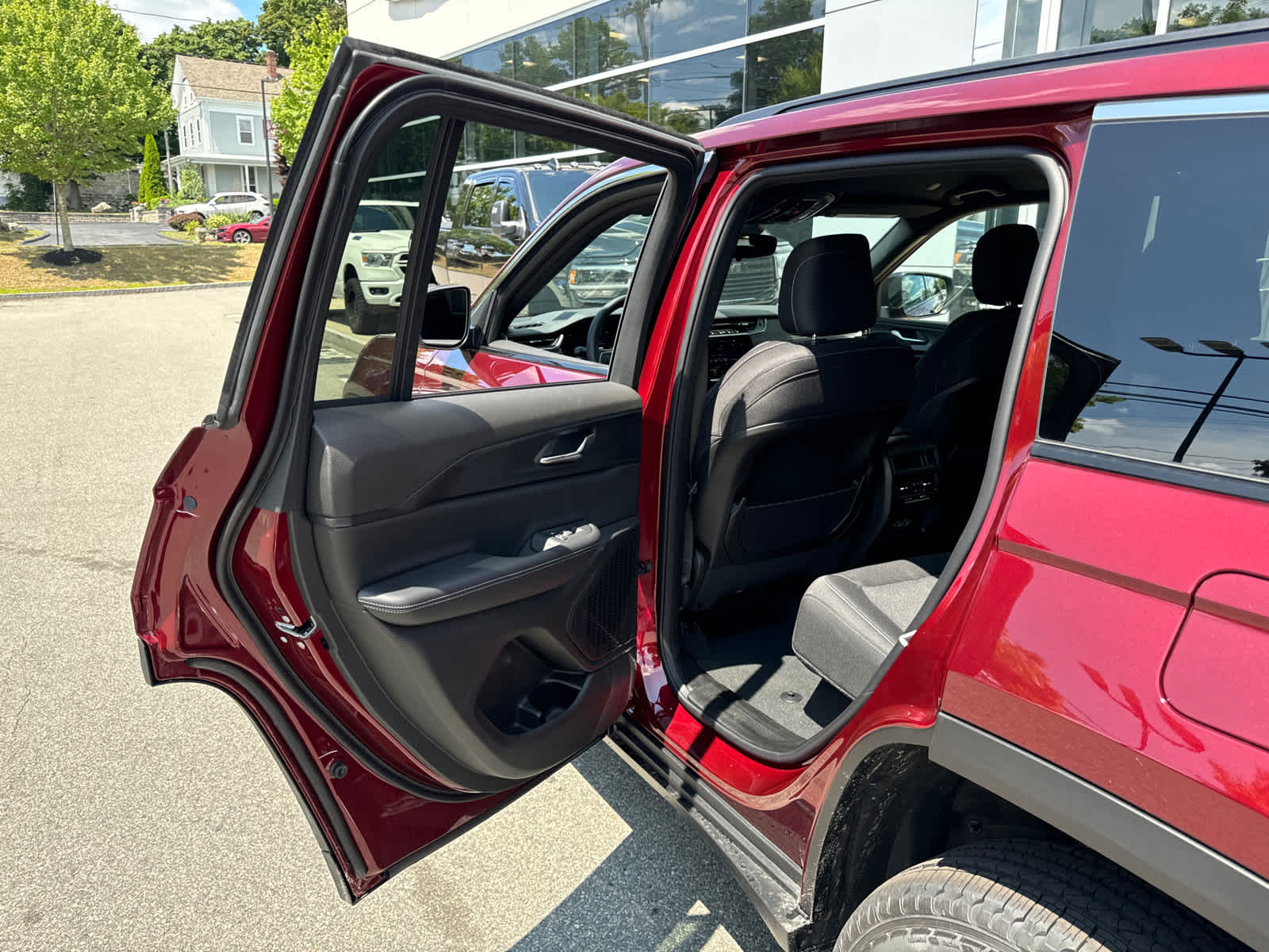 new 2024 Jeep Grand Cherokee car, priced at $34,913