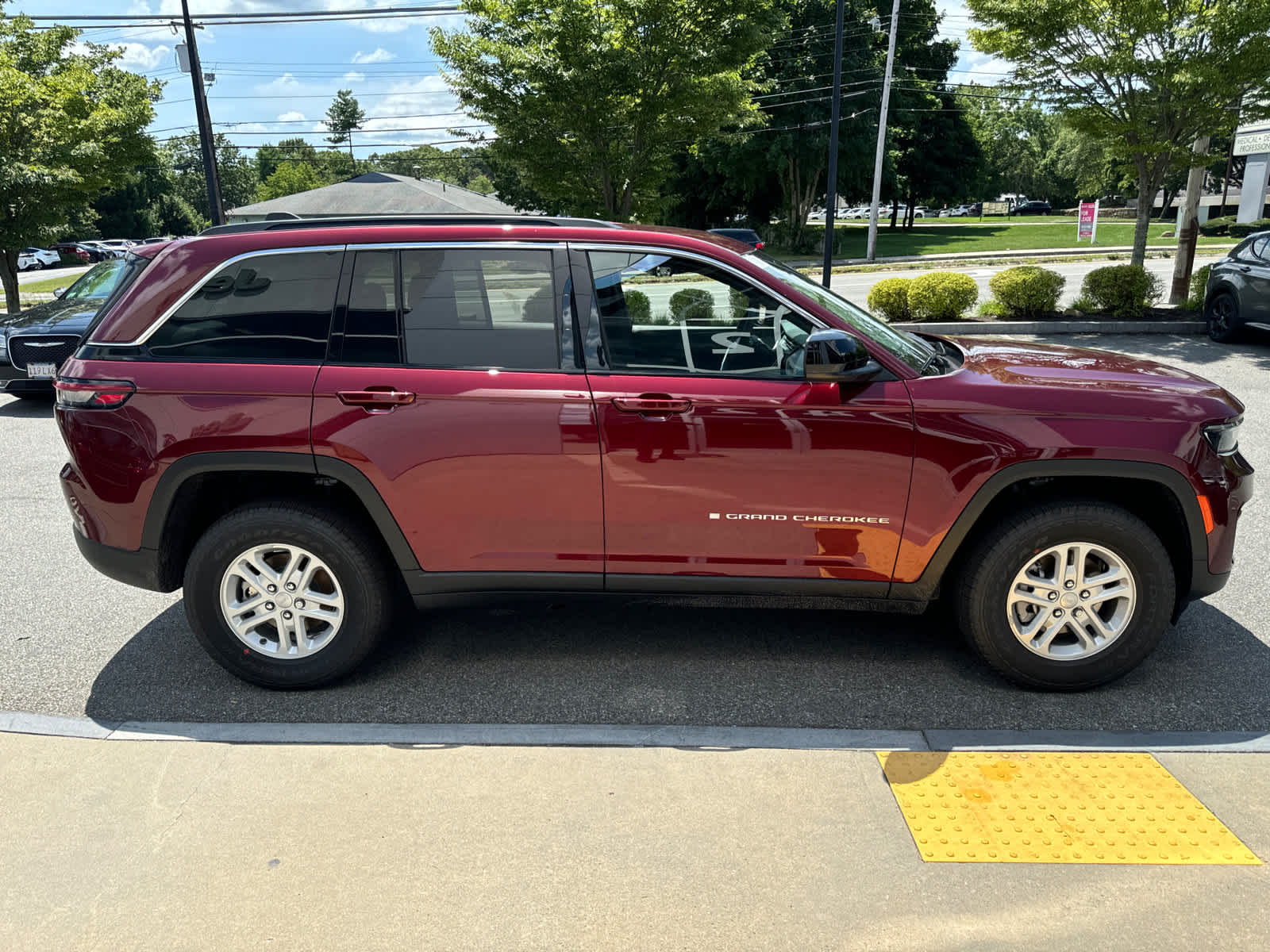 new 2024 Jeep Grand Cherokee car, priced at $34,913