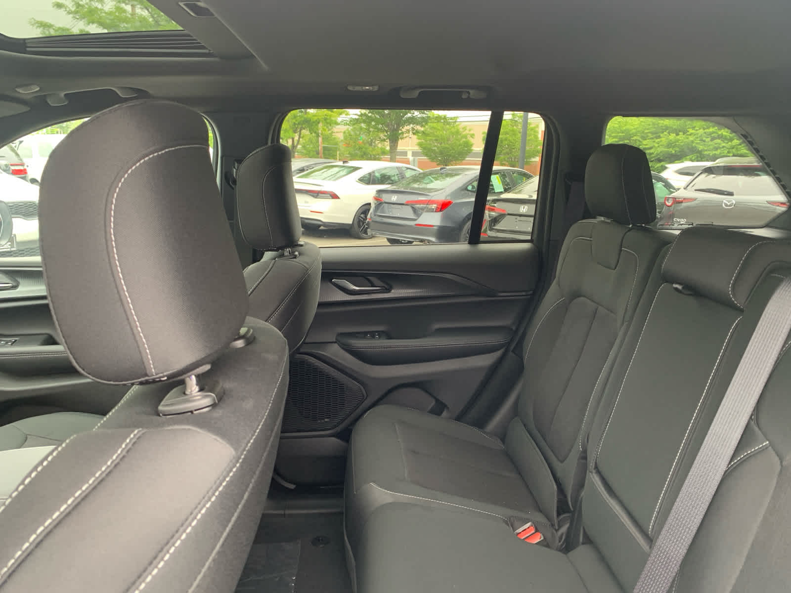 new 2025 Jeep Grand Cherokee car, priced at $35,751