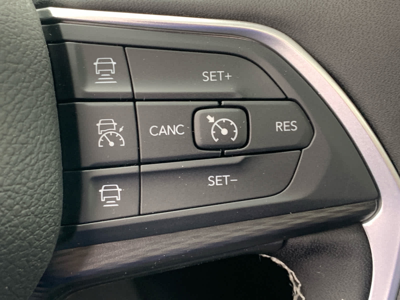 new 2025 Jeep Grand Cherokee car, priced at $35,751