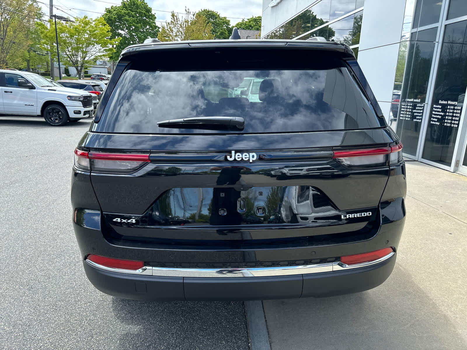 new 2024 Jeep Grand Cherokee car, priced at $36,087