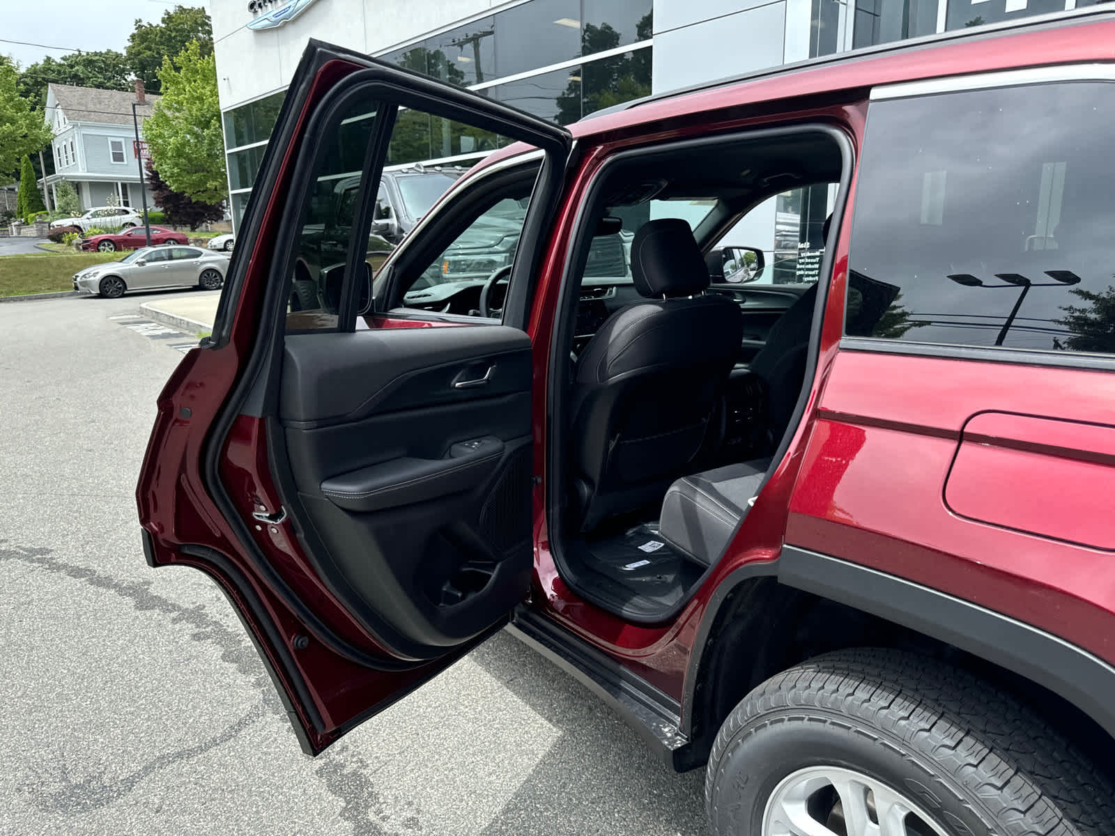 new 2024 Jeep Grand Cherokee car, priced at $34,913