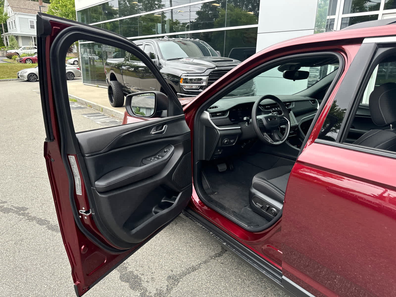 new 2024 Jeep Grand Cherokee car, priced at $36,593