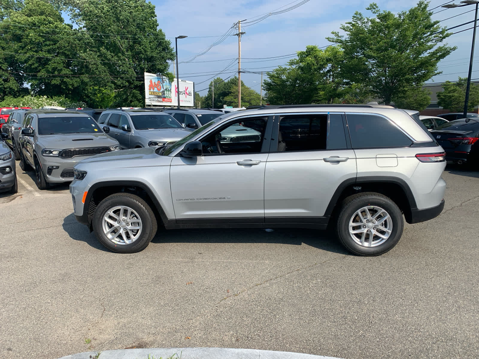 new 2025 Jeep Grand Cherokee car, priced at $36,440