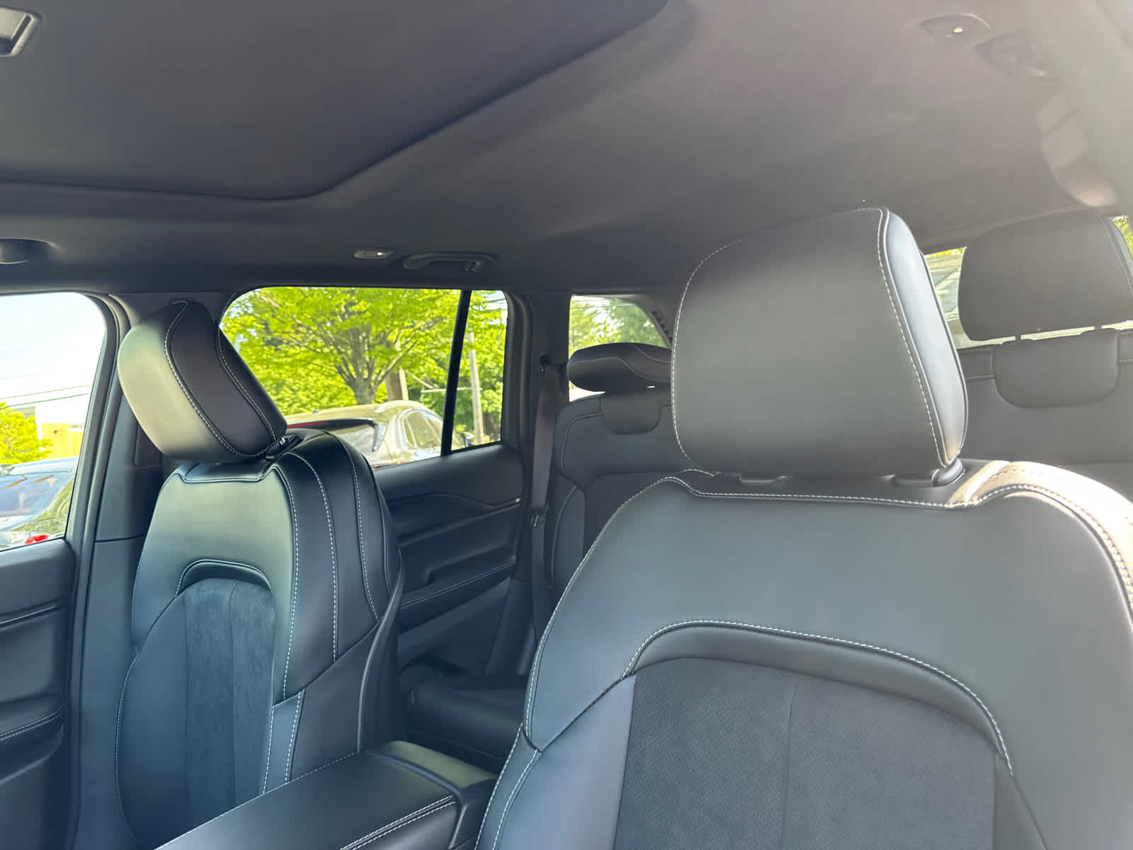 new 2025 Jeep Grand Cherokee car, priced at $40,063