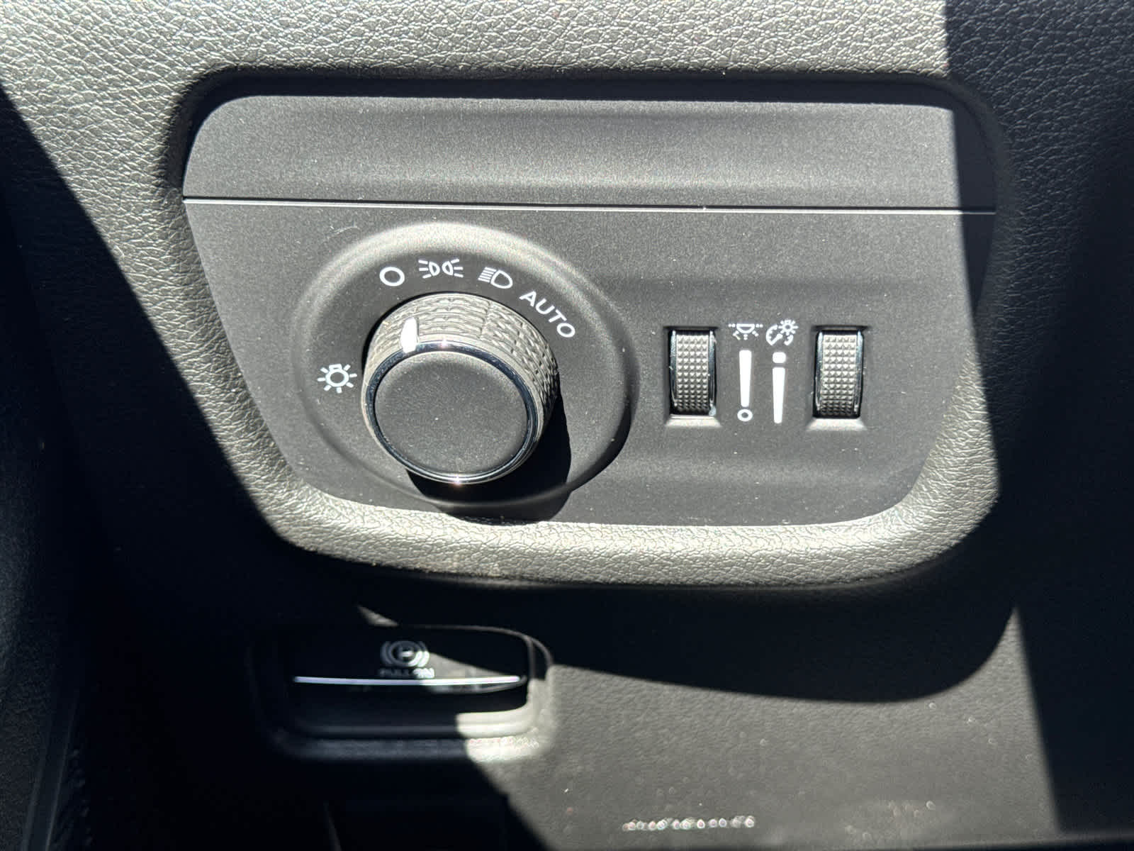 new 2025 Jeep Grand Cherokee car, priced at $40,063